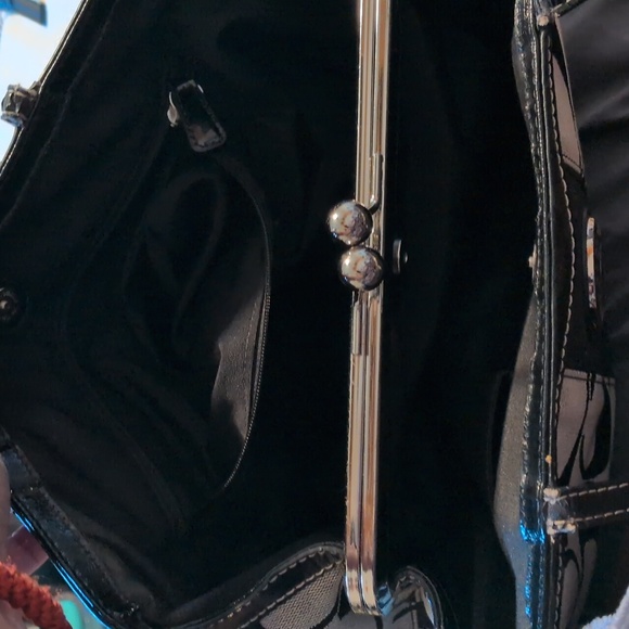 Coach Signature Black/Grey Carry All Satchel W Kisslock middle - Picture 4 of 15